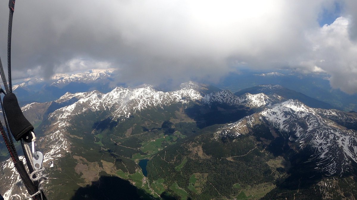 View at 4.000m - "A" higher level, Aonic <a href="/NovaParagliders/">Nova Wings</a>|<a href="/NOVAParagliding/">NOVA Paragliders</a>
#spring #südtirol #southtyrol #adventure #visitsouthtyrol #cloudbase #hikeandfly #paragliding #fly #pilot #pilotview #airtime #fun #parapendio #paraglider #novaparagliders #landscape #naturphotography
