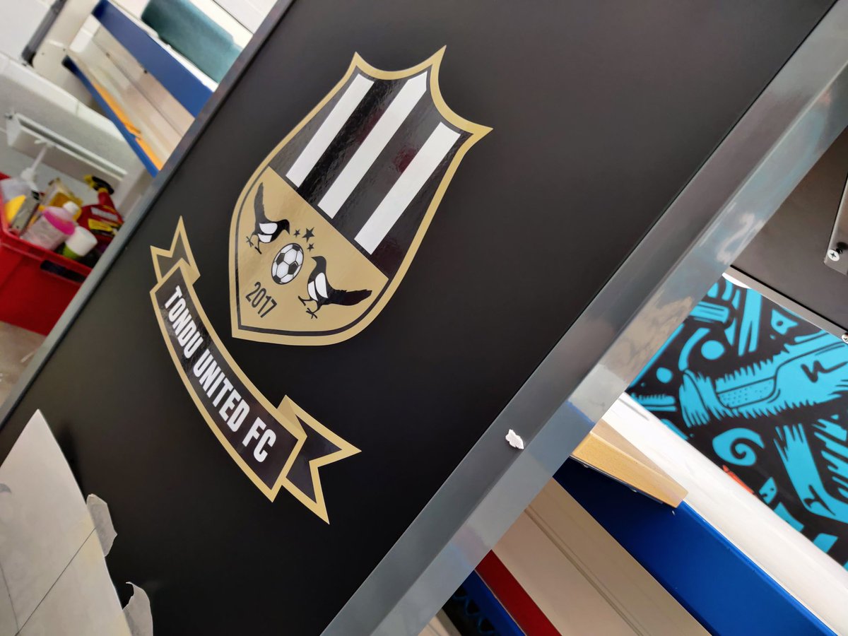 EliteSigns's tweet image. Lots of #signage production underway, with shaped #postmounted #signs for #containersales #southwales, a wrapped lecturn for @TonduUnited &amp;amp; #flatcutlettering for @PrioryLtd

@BSGAUK
@Metamarkuk
@printMAXuk