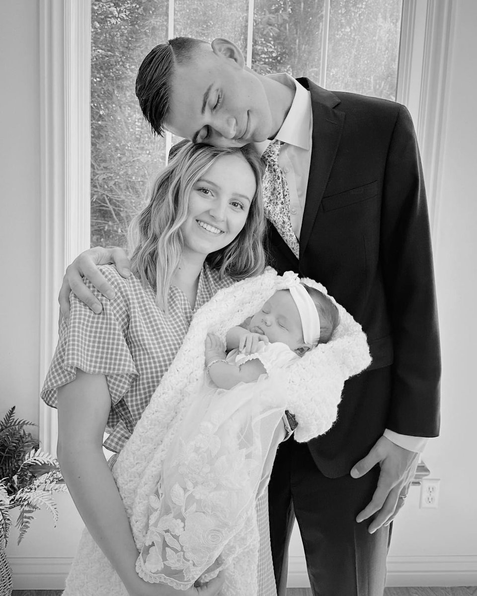 Evie Clair tweet media