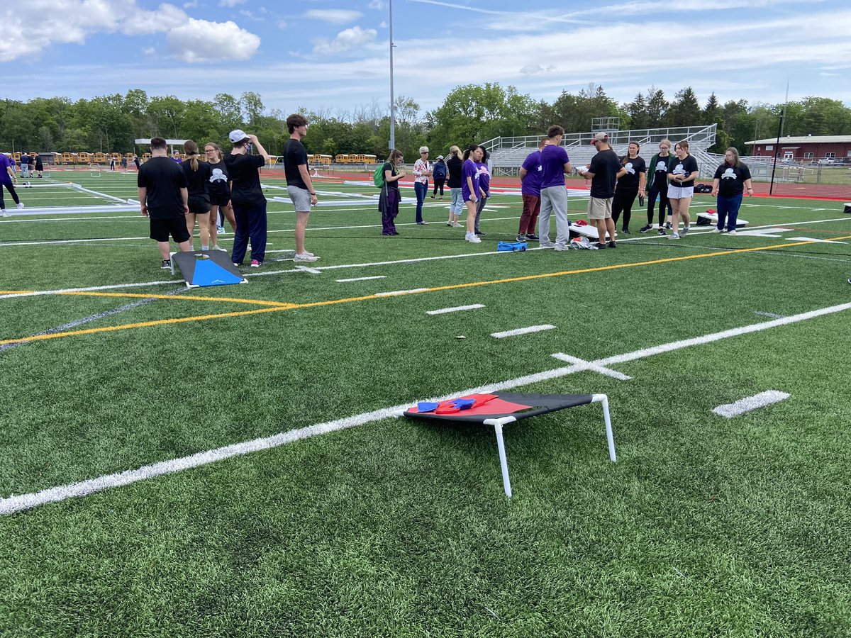 Happening now at Guilderland high school is a unified phys ed competition between guilderland, Amsterdam and Nisky in 5 fun backyard games. @theAEnews @GoDutchAthletix @GHS_unified @UnifiedSportsNY @SpecialOlympics