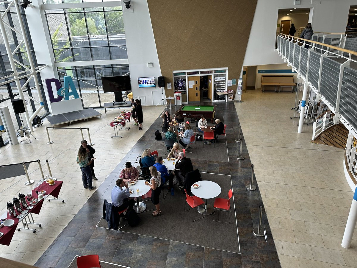 Kicking of the week with our #CollegeCommunityCollaborative. 

Our community partners chatting about the great work happening across Dundee &amp; Angus, as well as the challenges that lie ahead, making sure we get it right for young people 🩷 #DAtherightplace #morethanjustacollege