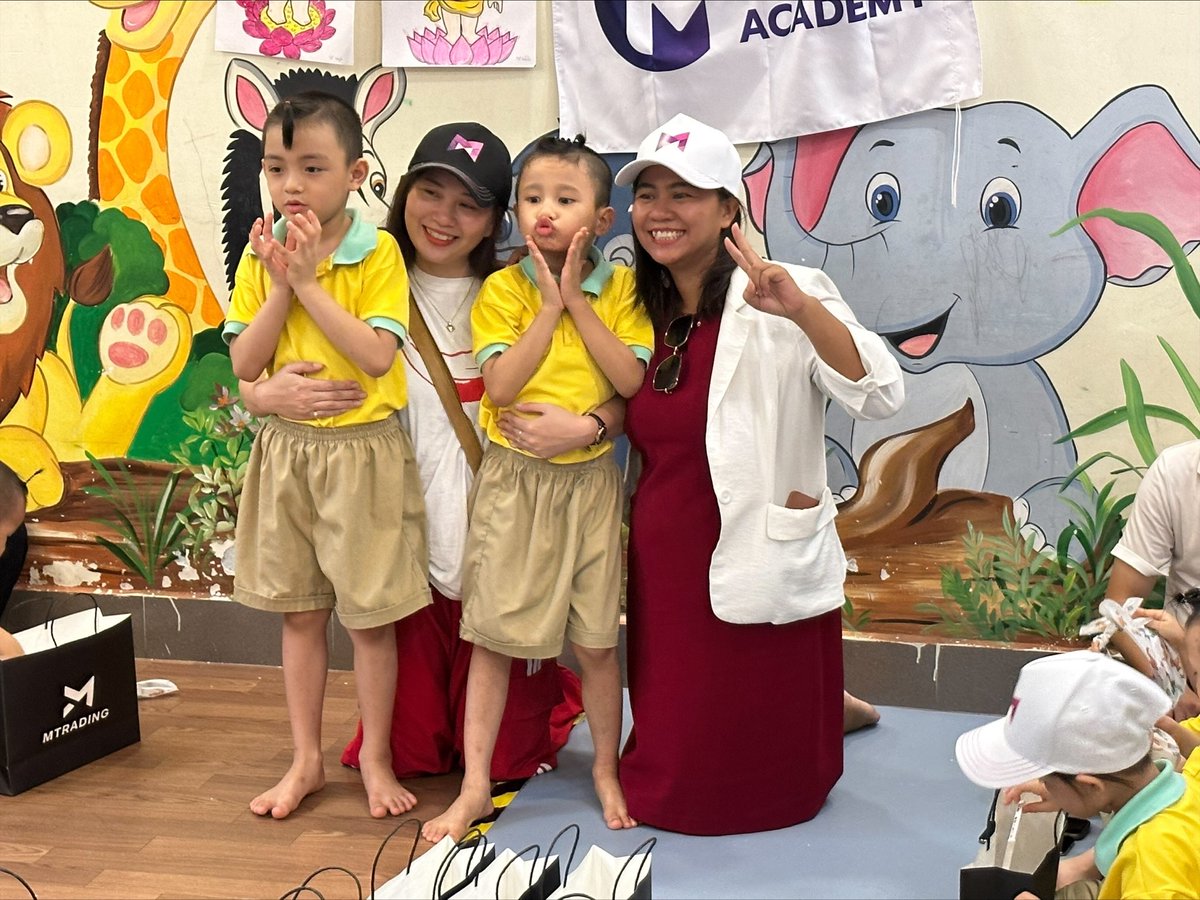 MTradingVietnam's tweet image. #MTrading cùng với đối tác chiến lược #MPlusAcademy đã có buổi đi thiện nguyện ý nghĩa đến Mái Ấm Chúc Từ ☀️ nơi nương tựa của các bạn nhỏ thiếu tình yêu thương của cả ba và mẹ. Hiện mái ấm đang nuôi dưỡng các bé bị bỏ rơi từ 3 tháng đến 5 tuổi👨‍👧‍👦