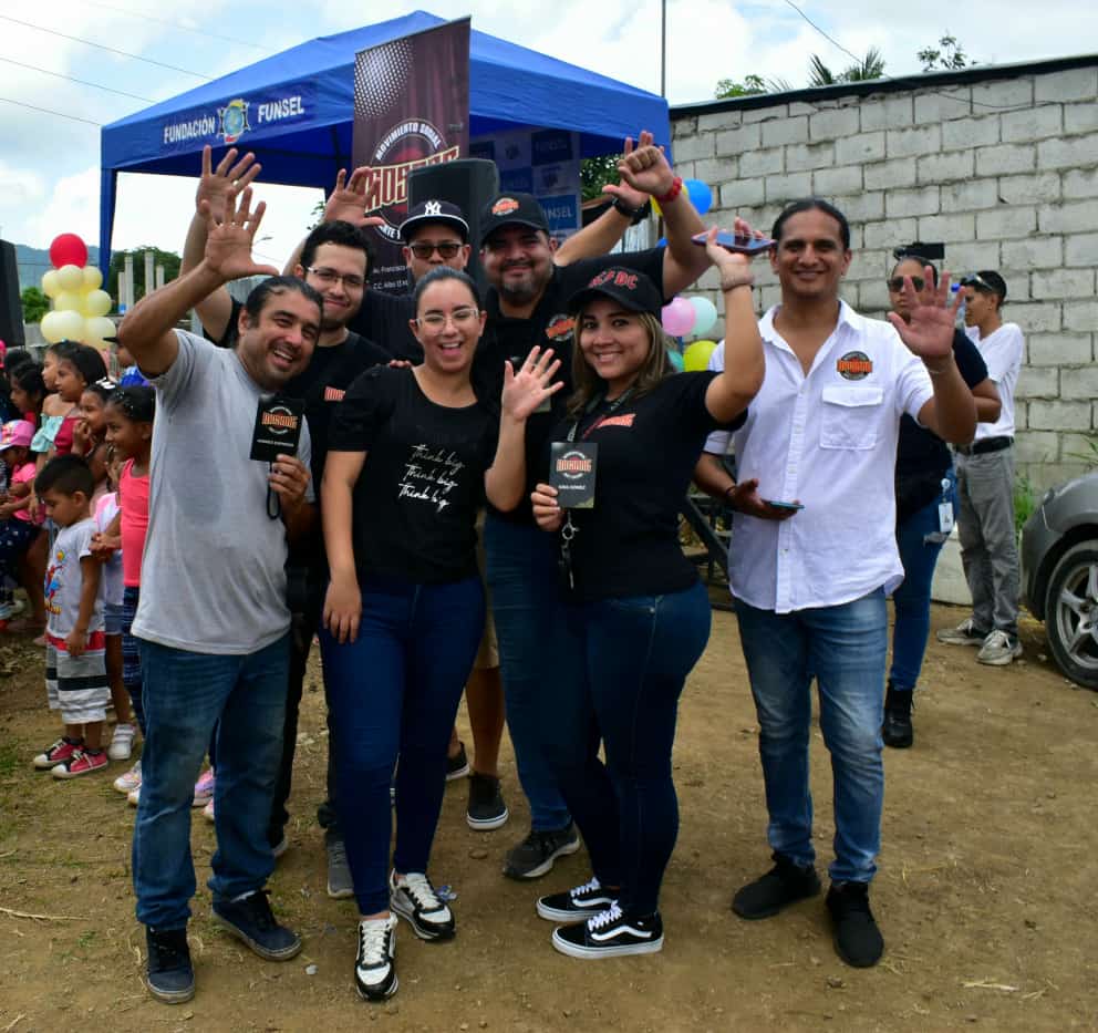 Celebración día del Niño. 

Una día magico lleno de alegría junto a los niños de la Cooperativa Trinidad de Dios (Monte Sinai) , tuvimos la maravillosa presencia de nuestra Vice Alcaldesa la Srta. Blanca Lopez, 

m.facebook.com/story.php?stor…