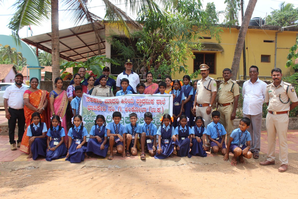 IN_KTKNA's tweet photo. #MissionLiFE
#ConserveEnvironment
On occasion of #WorldEnvironmentDay_2023, Personnel & Families of #KNA in coordination with #ForestDepartment participated in large scale #TreePlantation drive aimed at enhancing #ShelterBelt along the coast & nurturing a green Karwar Naval Base https://t.co/l7KJfqk8l8
