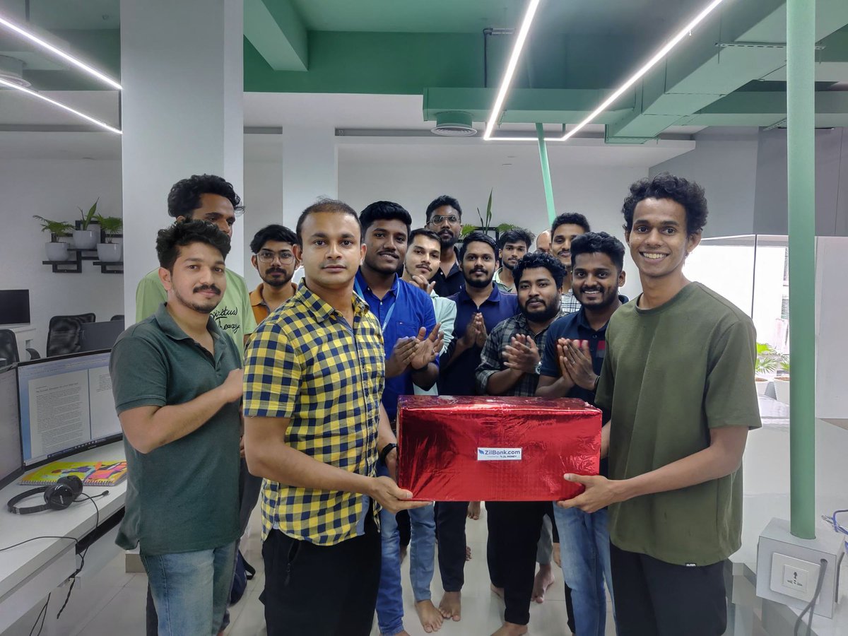zilmoney_opns's tweet photo. Congratulations to our lucky draw winner, Saheer Nelli! 🎉🎊🎁👏 Keep an eye out for future thrilling chances to win big with us!

#zilmoneyoffice #luckydraw https://t.co/4WLi0Zr07Z