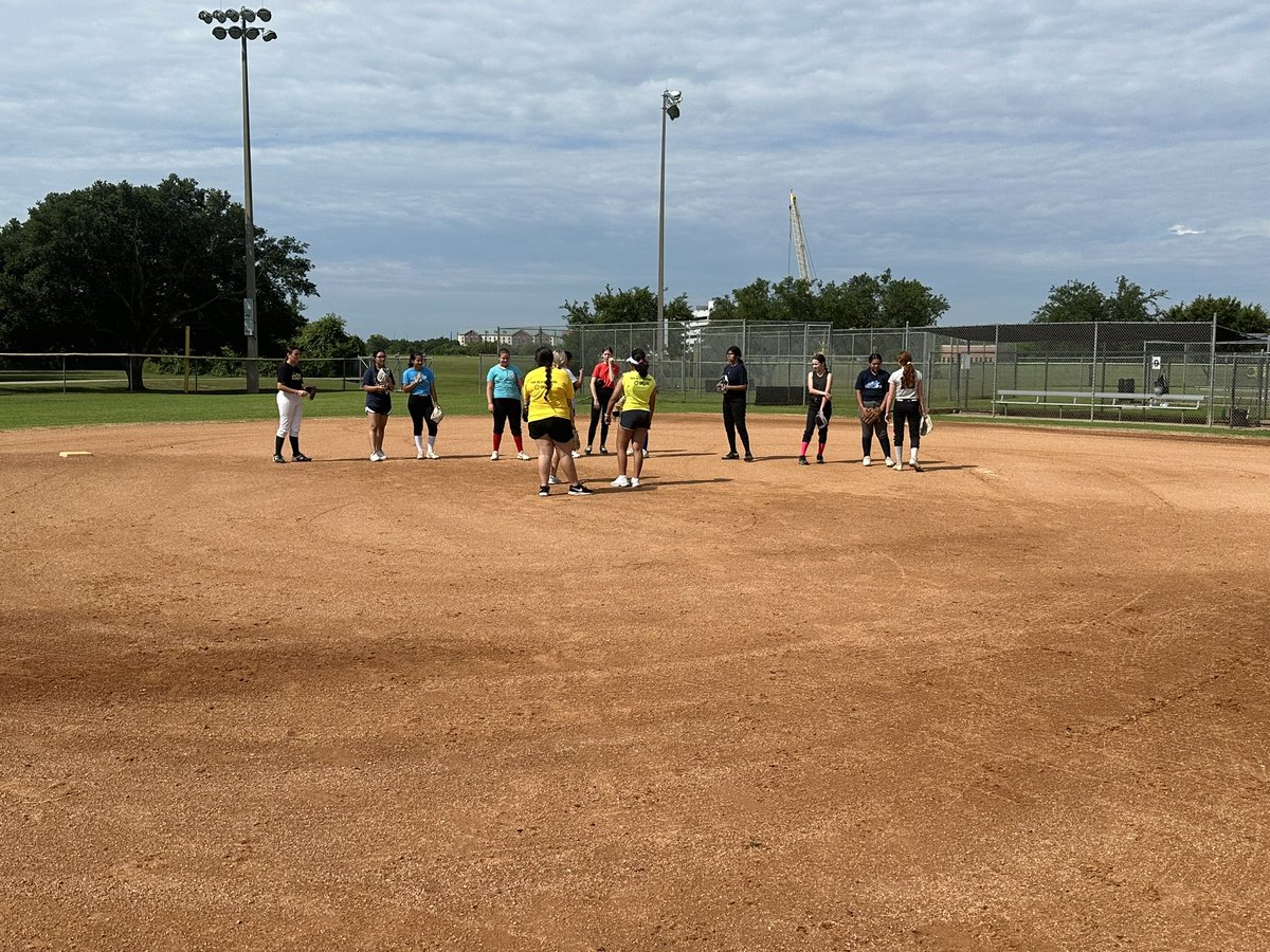 Fort Bend ISD Athletics on Twitter "Fort Bend ISD Softball Camp 🥎 Day 1!"