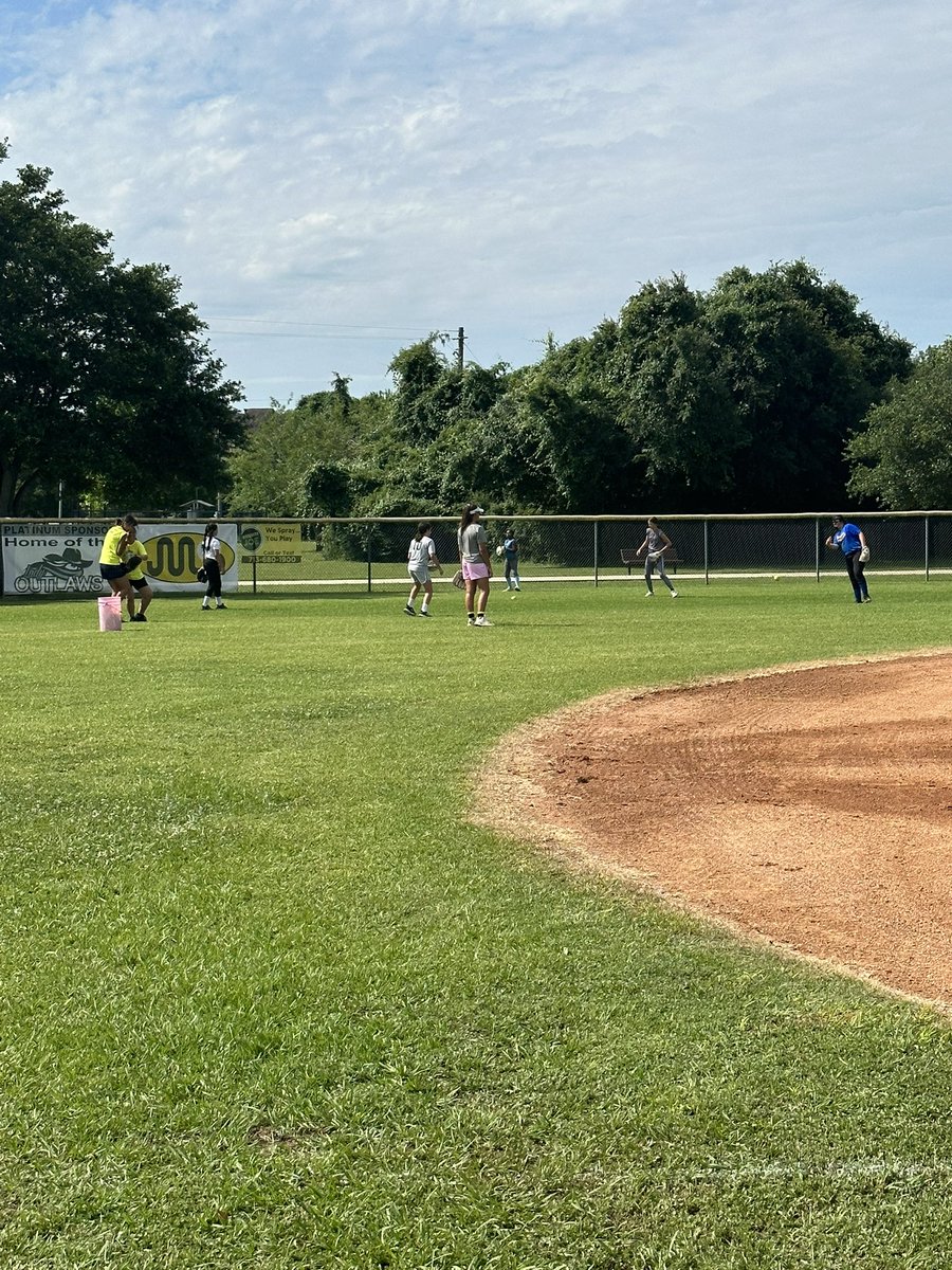 Fort Bend ISD Athletics on Twitter "Fort Bend ISD Softball Camp 🥎 Day 1!"