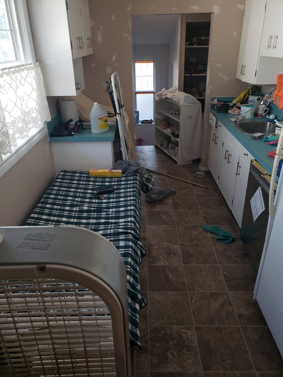 MrWillows's tweet image. "Have a balanced work/life"
Motherfucker i sometimes sleep at work through the night.
These Renovations and construction work isn't gonna do itself.