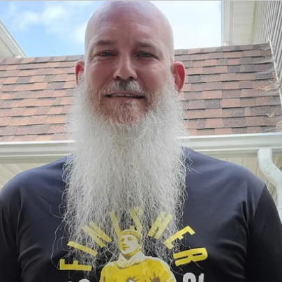 HonorRemember's tweet photo. Veteran will shave off his beard to benefit Honor and Remember. See Craig’s story here https://t.co/695LLXoi4p
To benefit Honor and Remember and the families we serve.
#Veteran #BeardShaving #Benefit #HonorRemember #HonorAndRemember #SayTheirNames #TogetherWeRememberThemAll https://t.co/PUbBvCMsQt