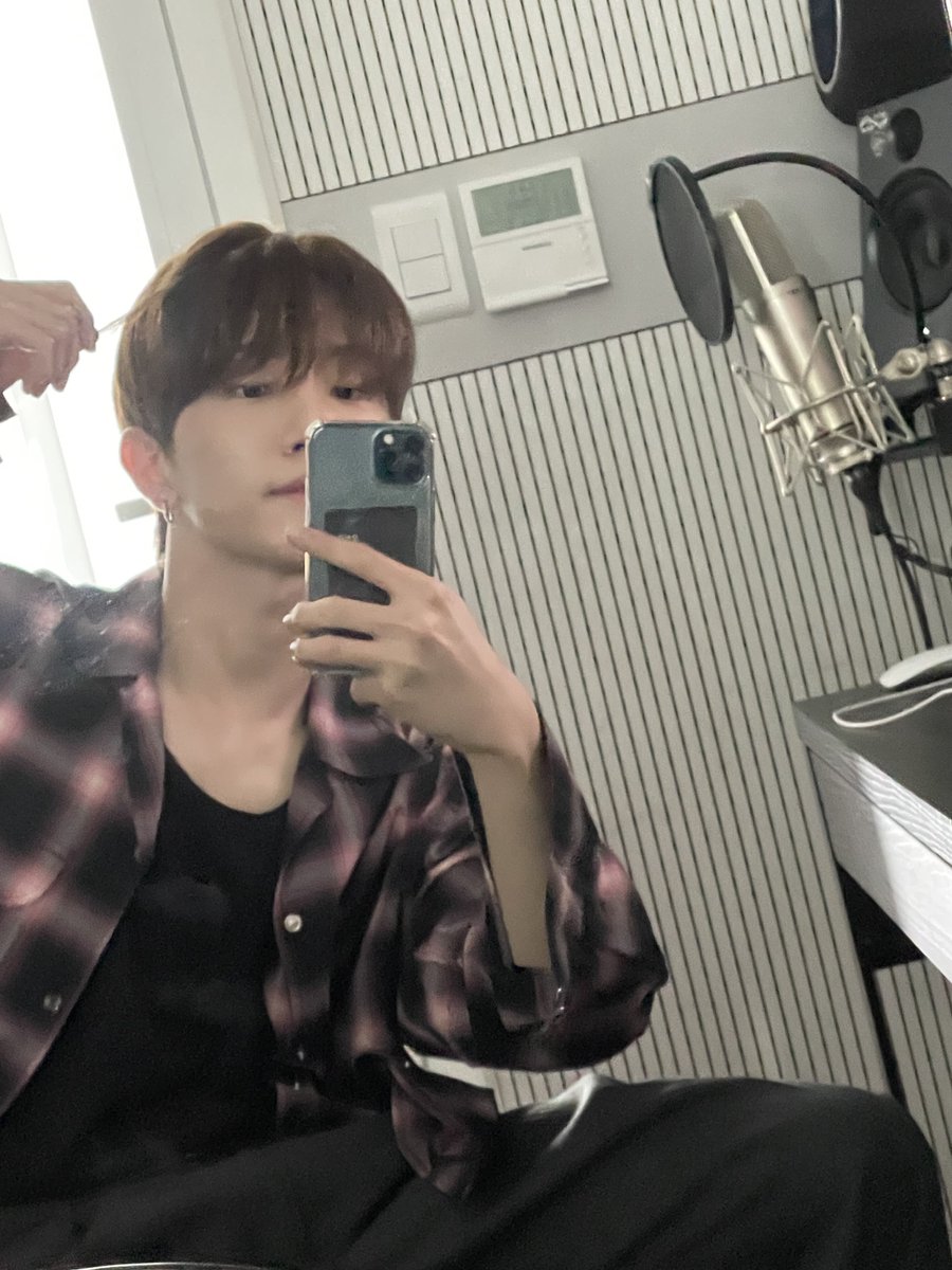 TNX_twt's tweet photo. 잘 자구 낼 봐❤️

#오성준 #SUNGJUN https://t.co/wyeg93Vrzl