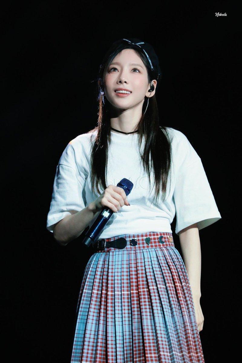 Nebula_00000's tweet photo. 230604 ｜콘서트 

#태연 #TAEYEON https://t.co/Y5r7KNnwTU