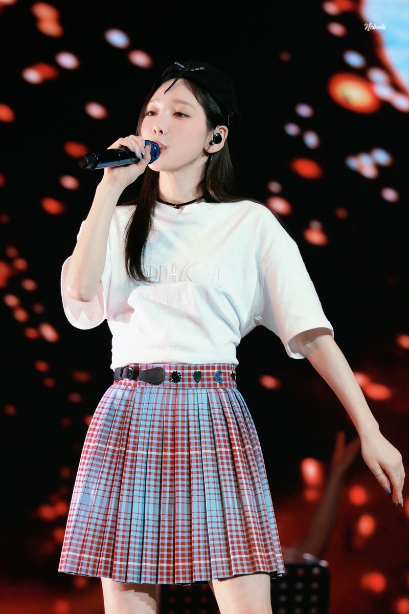 Nebula_00000's tweet photo. 230604 ｜콘서트 

#태연 #TAEYEON https://t.co/Y5r7KNnwTU