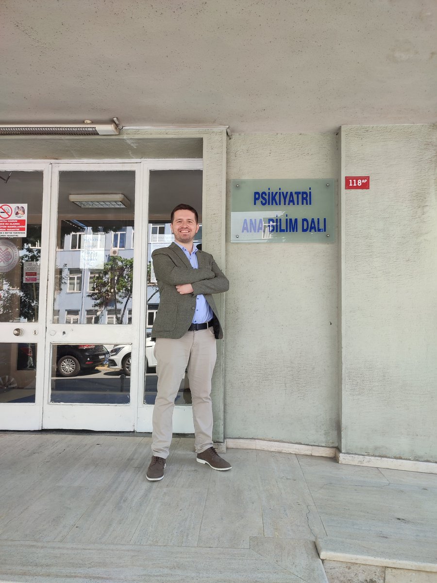 Bugün mensubu olmaktan gurur duyduğum İstanbul Tıp Fakültesi Psikiyatri ana bilim dalından psikiyatri uzmanı ünvanını almış bulunmaktayım.