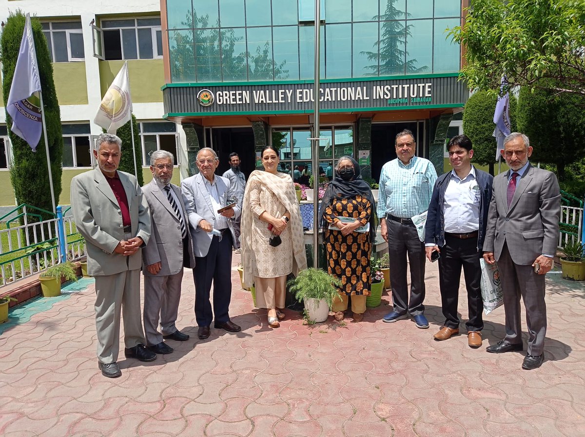gveiofficial's tweet photo. 🌍🌱 Celebrating World Environment Day at Green Valley Educational Institute! 🌿🌎

Join us as we took a stand against plastic pollution under the theme 'Beat the Plastic Pollution.' The Green Valley Eco Club, in partnership with PEC (People's Environmental Council J&amp;K), 🌍🌱💚 https://t.co/N7YxPf0W5q