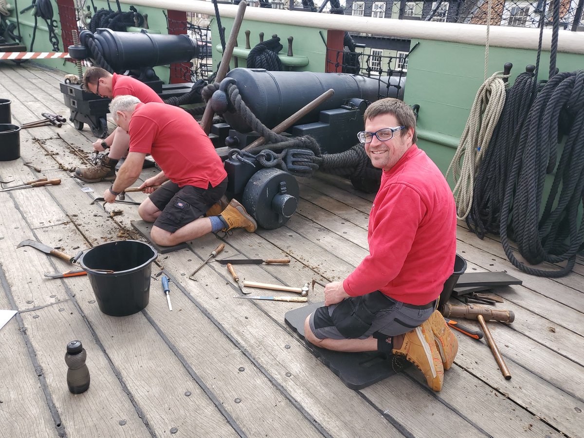 ⚓Shipwright, Tom Sargent is learning to caulk this week with the masters at @HpoolQuay. 

Caulking is the technique of making the seams between the deck planks of a ship watertight. This vital work ensures the preservation of HMS Trincomalee for future years.