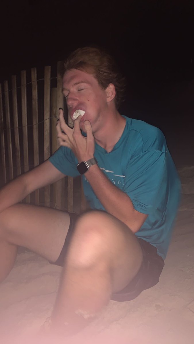 finley_ehrman's tweet photo. #henryfucks, fucks this marshmallow up #stayfedfolks https://t.co/Oyw6SyA93C