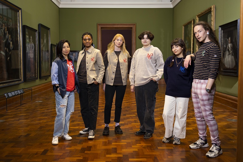 NPGLondon's tweet photo. Have you seen our new uniforms?๐
Sustainability and longevity were a key consideration of @HemingwayDesign when creating our new look.
#MuseumWeek2023 #MuseumWeek #Environment2023 https://t.co/kqsG2O4cI8