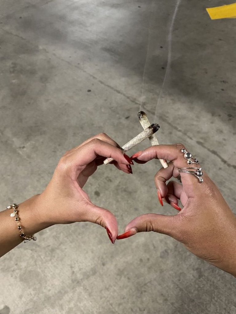 Invis🧜‍♀️ tweet media