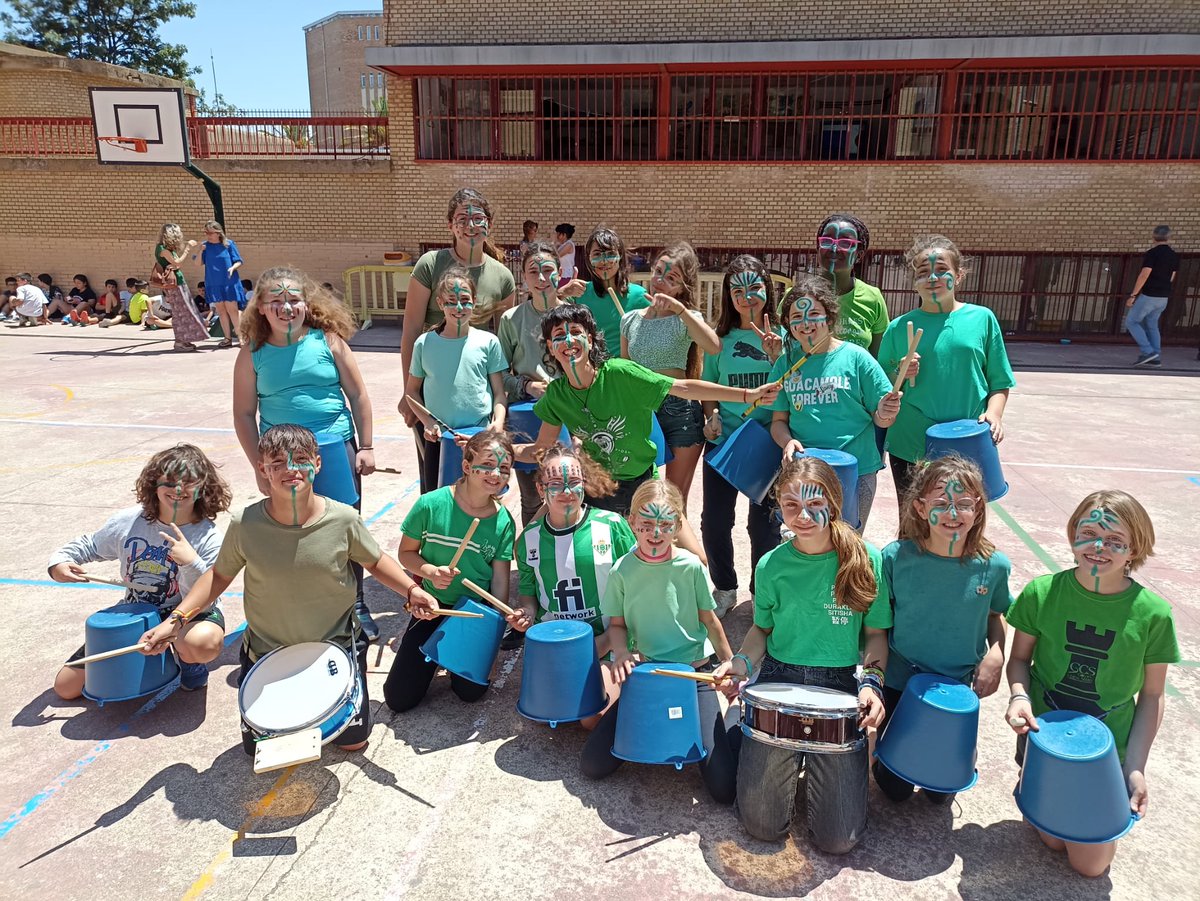PracticasCeip's tweet photo. Hoy #DiaMundialDelMedioAmbiente, alumnos y alumnas de Infantil, 2° y 3er ciclo, se han unido y creado una BATUCADA, para reivindicar y promover el cuidado de nuestro planeta 🌍 usando principalmente materiales reusados ♻️ EL PLANETA ES NUESTRO HOGAR 🌱CUIDÉMOSLO 🤲🏼 @HuelvaSoe https://t.co/J8cC1tLFbB