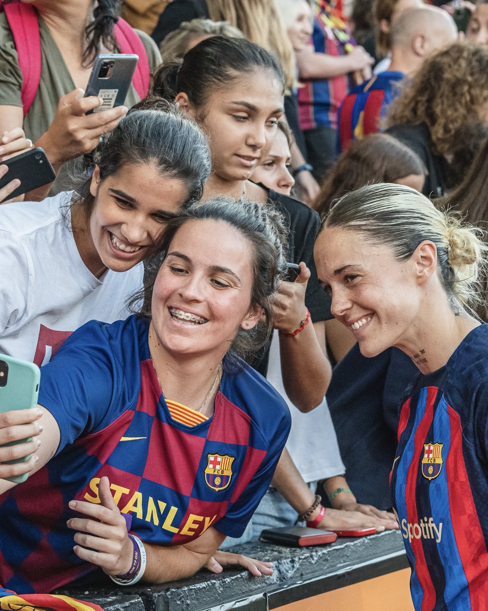 WomensFrenchCup's tweet photo. Venez vivre des moments inoubliables à la AMOS WFC 2023 au plus près des plus grandes joueuses du monde.
Repartez avec des étoiles plein les yeux!🤩
Come and live unforgettable moments at AMOS WFC and meet up with your favorite players!
#SELFIETIME #AMOSWFC #DREAMHASNOGENDER https://t.co/1socE6YtYs