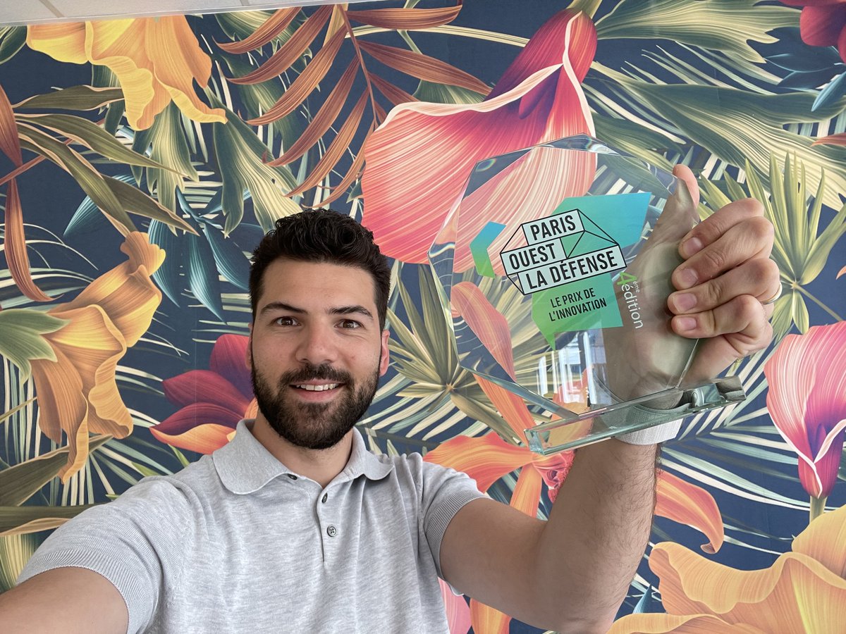klaro_fr's tweet photo. Klaro, lauréat du Prix de l’innovation de l’entrepreneuriat - qualité de Vie 🌟
Nous sommes ravis de vous annoncer que Klaro a remporté le Prix de l’innovation de l’entrepreneuriat, décerné par @EPT_POLD ! C'est avec une immense fierté que nous recevons cette distinction. https://t.co/bEjNkFsZGP