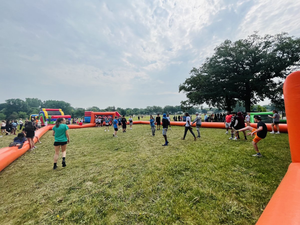 JOYofthePEOPLE's tweet photo. Bringing JOY to St. Louis Park. 

Every year ('cept 2020) since 2010 JOTP has donated inflatables and staff to the #slpschools for their end of year celebration.  #gokids #goplay #cityofStlouispark https://t.co/i0jeqOJsPd