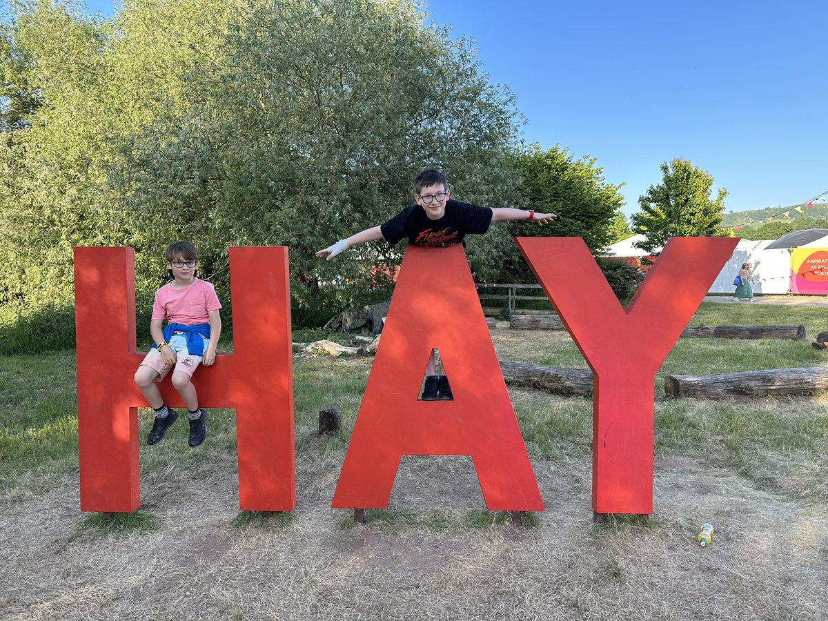 Laura Smith tweet media