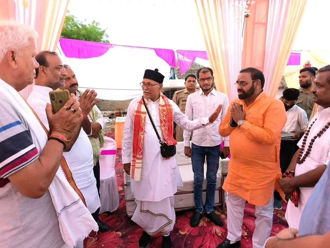 Preetam Singh BJP 🇮🇳 (मोदी का परिवार) (@preetamsinghbjp) on Twitter photo आज ग्राम-पवरा, चांद कैमूर बिहार में राष्ट्रीय स्वयंसेवक संघ के वरिष्ठ प्रचारक एवं प्रज्ञा प्रवाह के मा. क्षेत्र संयोजक पूर्वी उत्तर प्रदेश, बिहार व झारखण्ड आदरणीय चाचा परम श्रद्धेय श्री <a href="/RamashishRSS/">RSS Ramashish Singh</a> जी के भतीजा श्री मान जी के तिलक में सम्मिलित हुआ । आज ग्राम-पवरा, चांद कैमूर बिहार में राष्ट्रीय स्वयंसेवक संघ के वरिष्ठ प्रचारक एवं प्रज्ञा प्रवाह के मा. क्षेत्र संयोजक पूर्वी उत्तर प्रदेश, बिहार व झारखण्ड आदरणीय चाचा परम श्रद्धेय श्री <a href="/RamashishRSS/">RSS Ramashish Singh</a> जी के भतीजा श्री मान जी के तिलक में सम्मिलित हुआ ।
