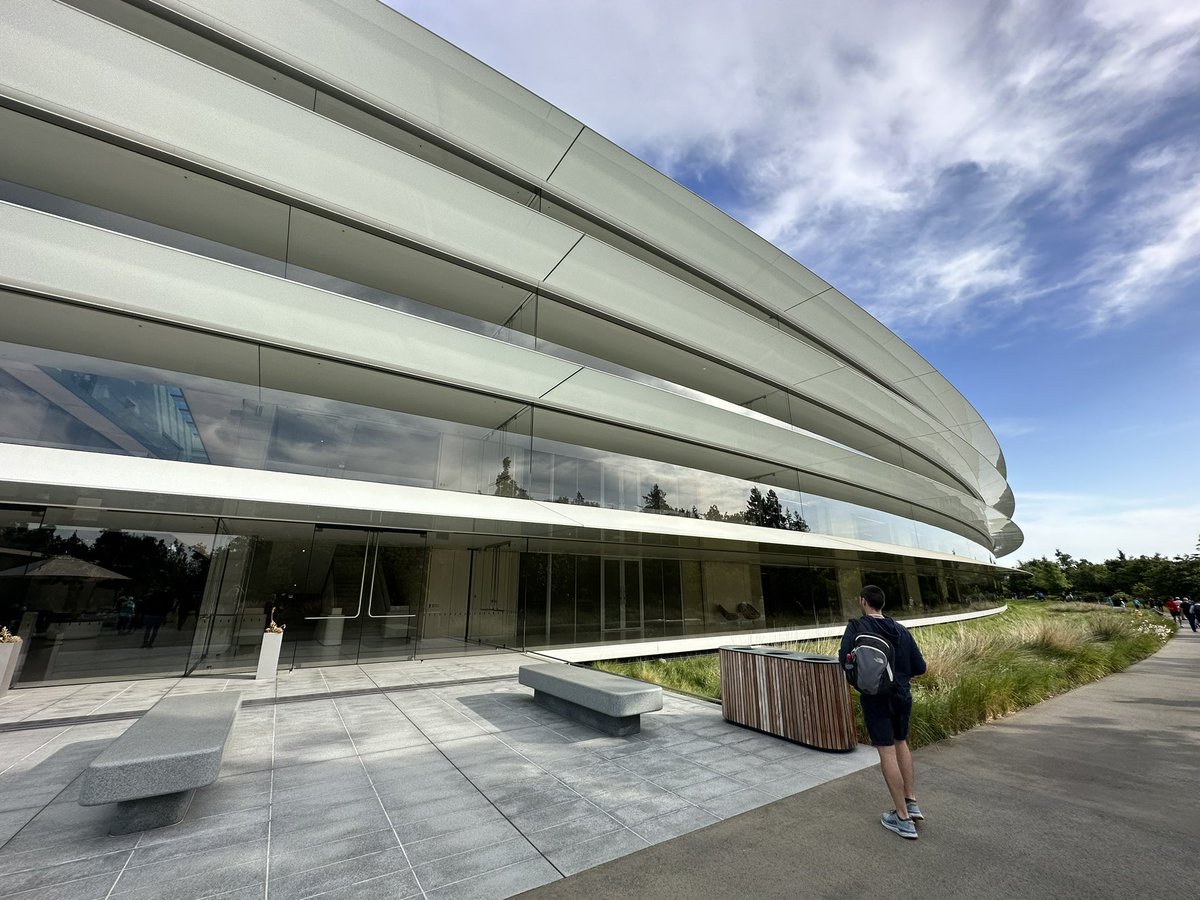 Impressionen #applepark #WWDC #WWDC2023 with <a href="/MCReim/">Michael Reimann 🐳</a>