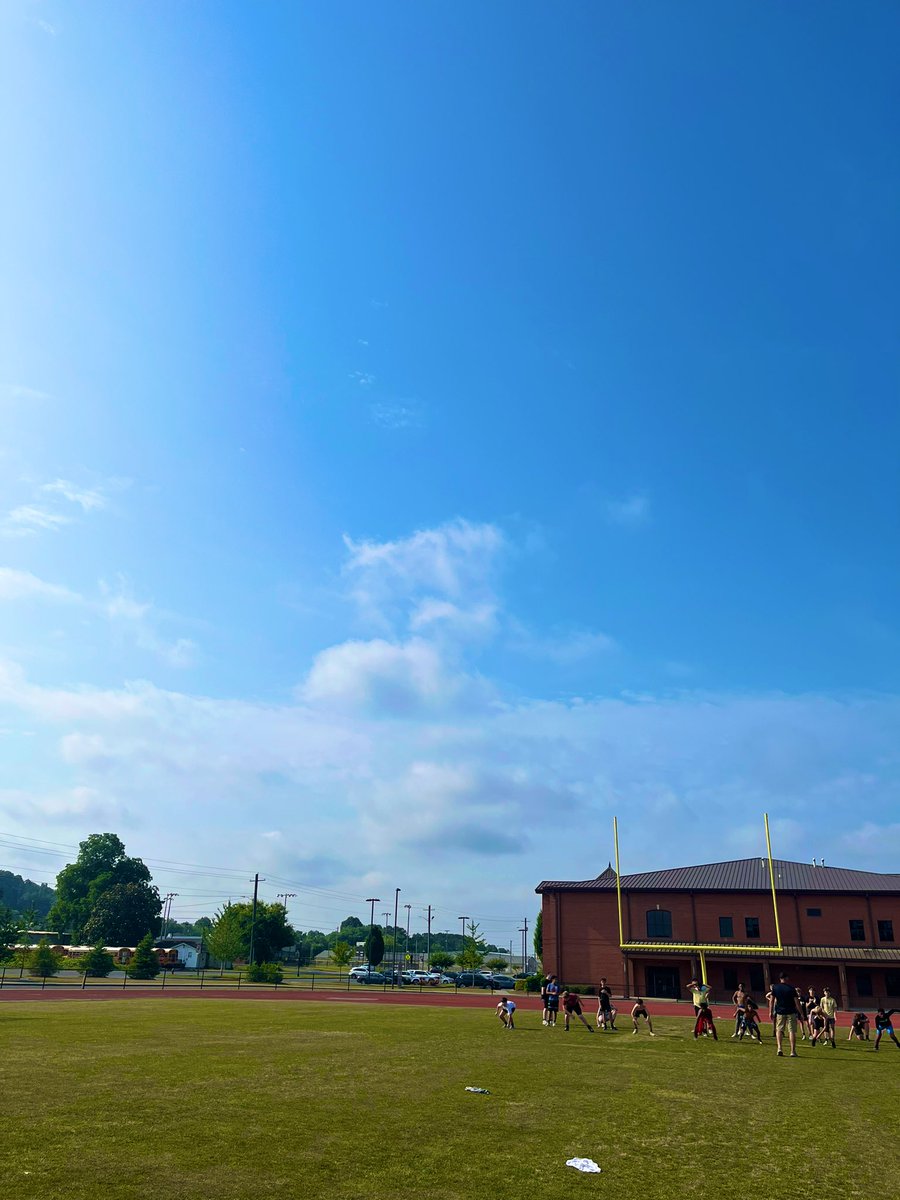 CalhounMiddleFB's tweet photo. Great first day of summer workouts! ☀️🏈💪 #WAC #CalhounFootball https://t.co/RgF4fQvWeB