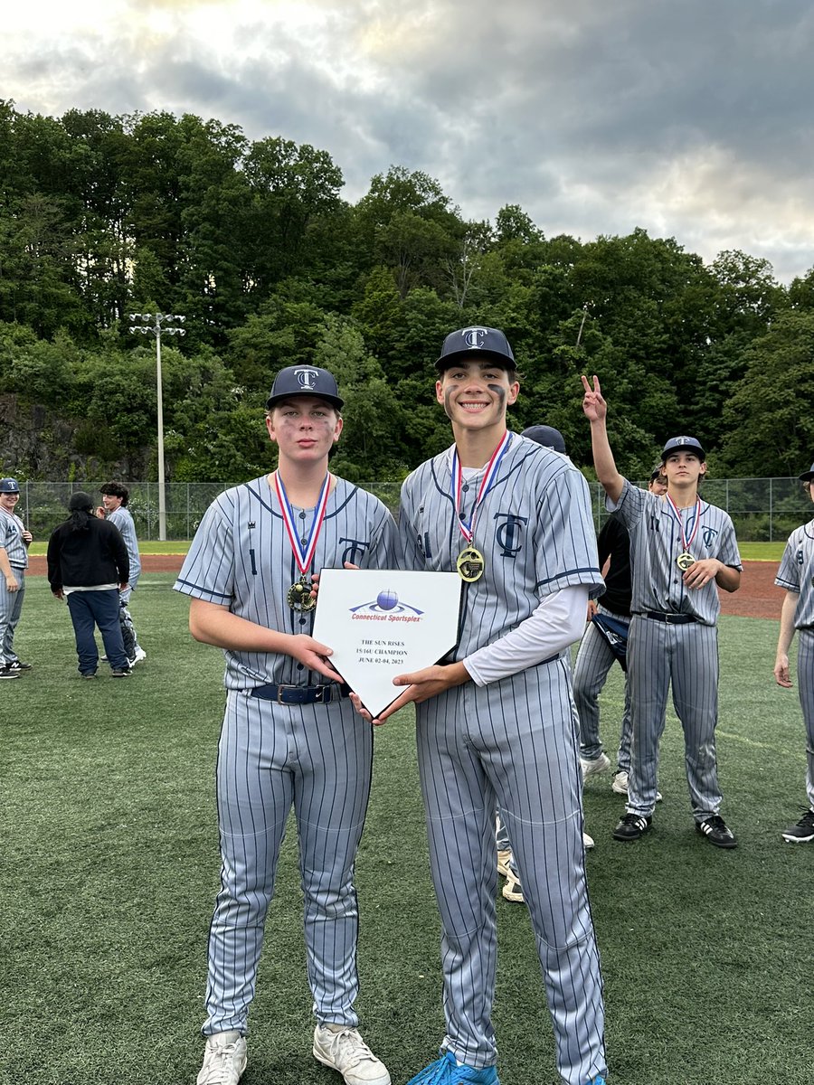 JJRoberts55's tweet image. Great way to start the summer in Connecticut. Got the complete game win on the mound in the championship game. 5IP 2H 2Er 2K’s. Just getting started💪🏼💪🏼. #uncommited #2025