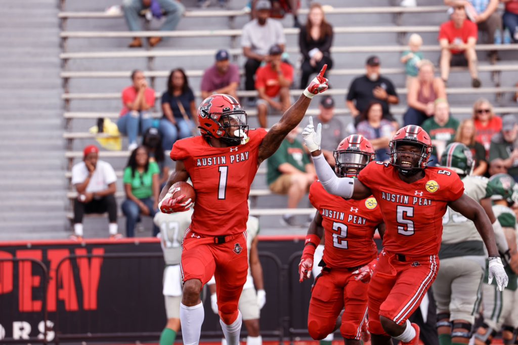 Eddie Robinson Jr (@eddie_robin5076) on Twitter photo After a great conversation with <a href="/CoachJDulaney/">Jajuan Dulaney</a> I have Received my first D1 offer from <a href="/GovsFB/">Austin Peay Football</a> <a href="/TheZacWilliams/">Zac Williams</a> <a href="/Coach_Keller/">James Keller</a> After a great conversation with <a href="/CoachJDulaney/">Jajuan Dulaney</a> I have Received my first D1 offer from <a href="/GovsFB/">Austin Peay Football</a> <a href="/TheZacWilliams/">Zac Williams</a> <a href="/Coach_Keller/">James Keller</a>