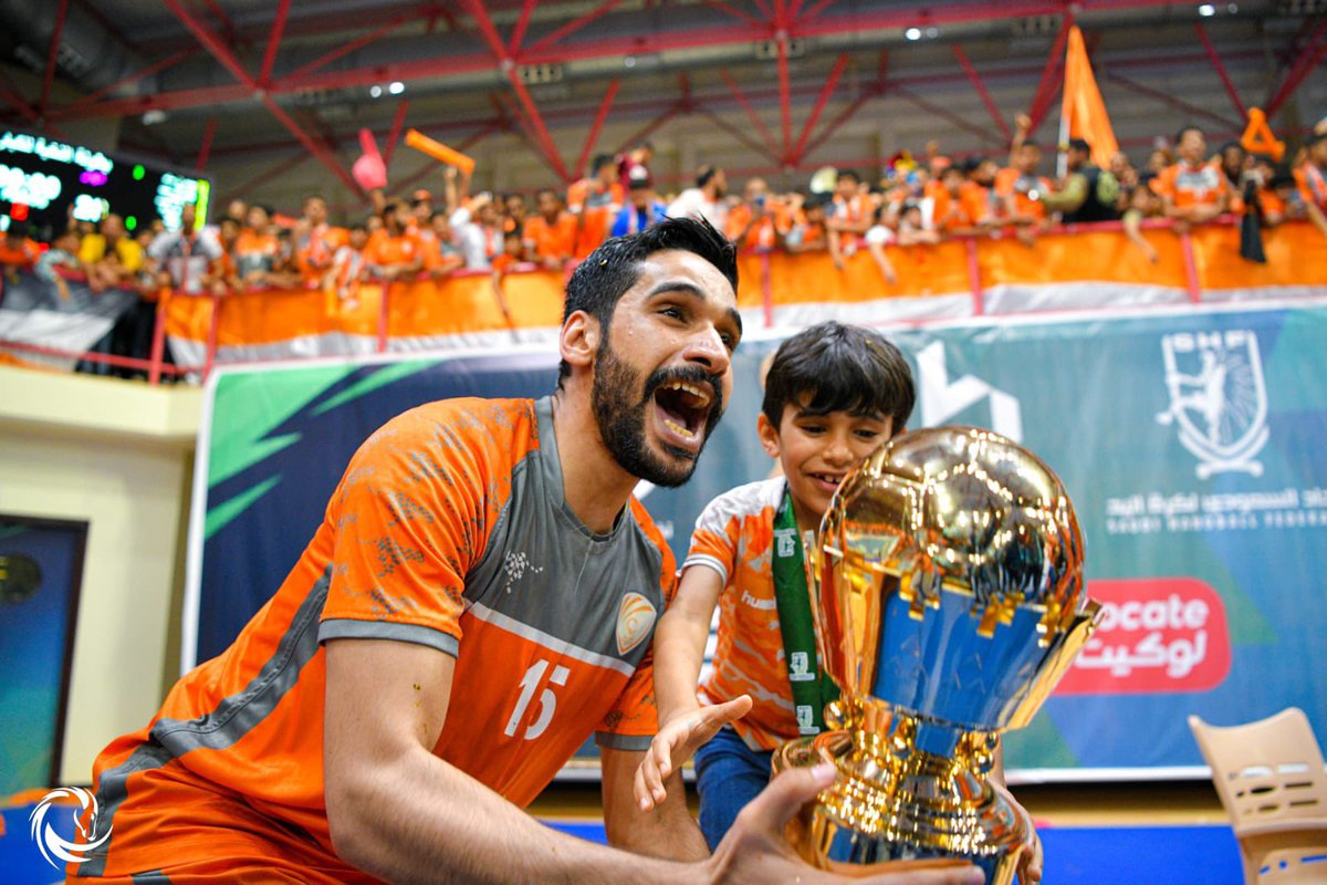 أحمد العلي..

الأنيق الطائر، من يصنع المستحيل من أضيق الزوايا

موسم كبير و أداء عالي حتى في أصعب الظروف،
أكثر من يتحمل النقد عند الخطأ وأقل من يتم إنصافه عندما يُبدع

لديه إحصائية مذهلة في لقاء الجولة الثانية أمام نادي الخليج ب7 أهداف من 7 تصويبات بنسبة نجاح تصل لـ100%

#نادي_مضر