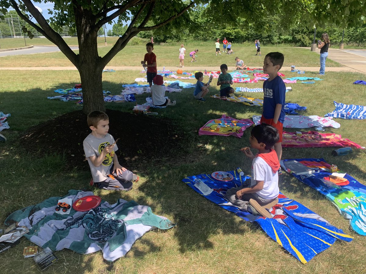 GVMoschella's tweet photo. First Grade Picnic Fun! @bethelspringsgv https://t.co/ObAvXDAHEH