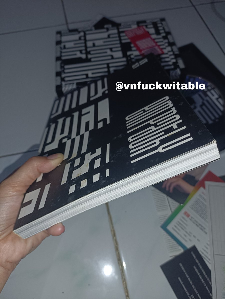 WTS! album NCT 2018 emphaty reality version fullset yahh. ada photobook, pc jeno, lyrics, diary renjun, CD. pokoknya full set.
damage di photobook kertasnya misah satu sama agak jamuran aja.
250k bisa nego
#zonauang #zonajajan #NCT #NCT2018 #NCT127 #NCTDream #preloved #albumnct