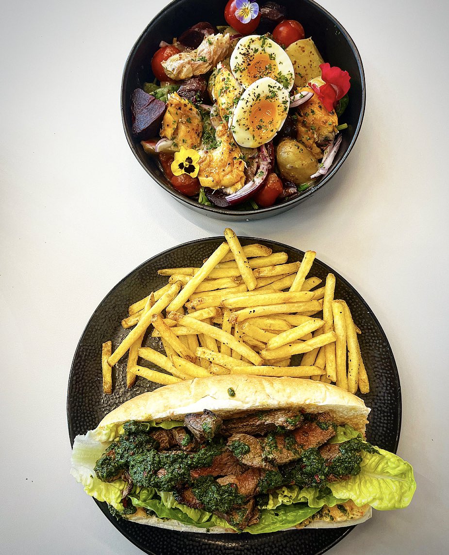 milkandsugarcdf's tweet image. Seared steak sandwich with chimichurri, and a peppered mackerel salad. #sbarc #cardiff #lunch