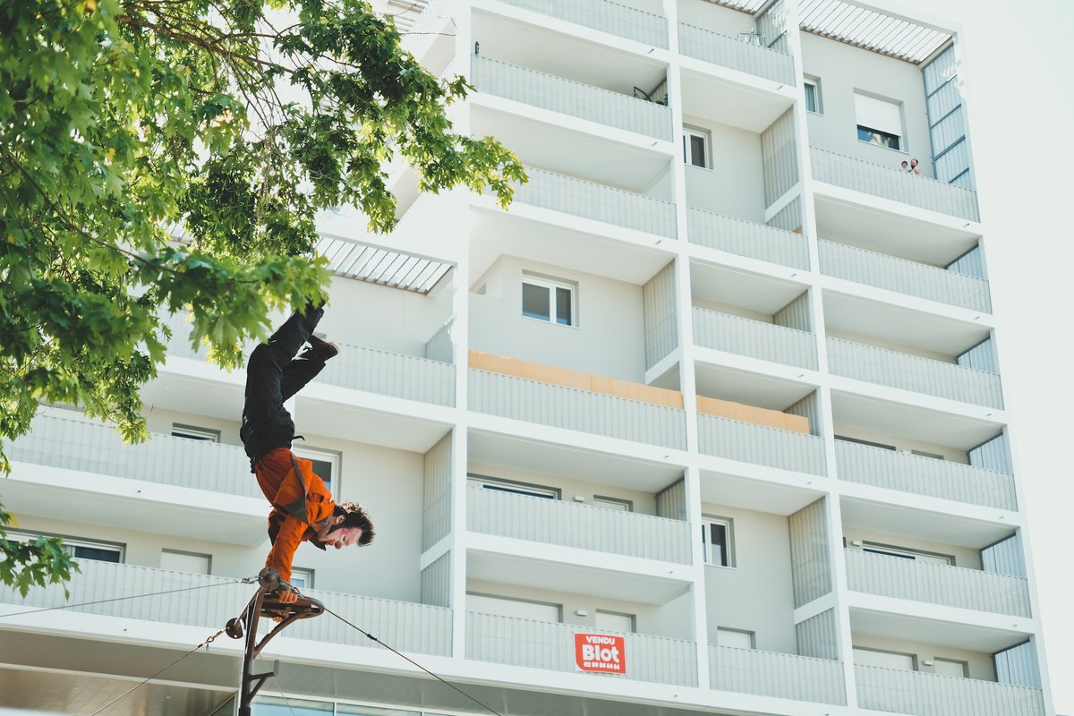 tombeesdelanuit's tweet photo. Retour en images sur « La Brise de La Pastille » par Galapiat Cirque dans le quartier de Maurepas ! #Rennes #DAR #dimanchearennes
Plus de photos par ici : https://t.co/29Ag3Z5UYZ
📷 @ben_belek https://t.co/AB7IMoNLMs