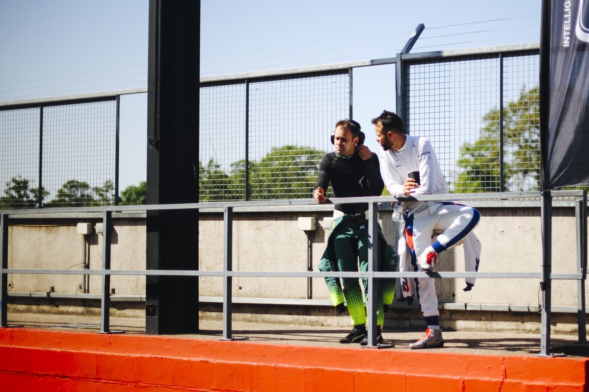 2seasmotorsport's tweet image. Our @BritishGT pro pair, Jonny Adam and @JulesGounon.

Any guesses on their conversation?? 🤔 

#britishgt #prodriver #customerracing #mercedes #mercedesamg #2seas #2seasmotorsport #motorsport #bahrain 🇧🇭