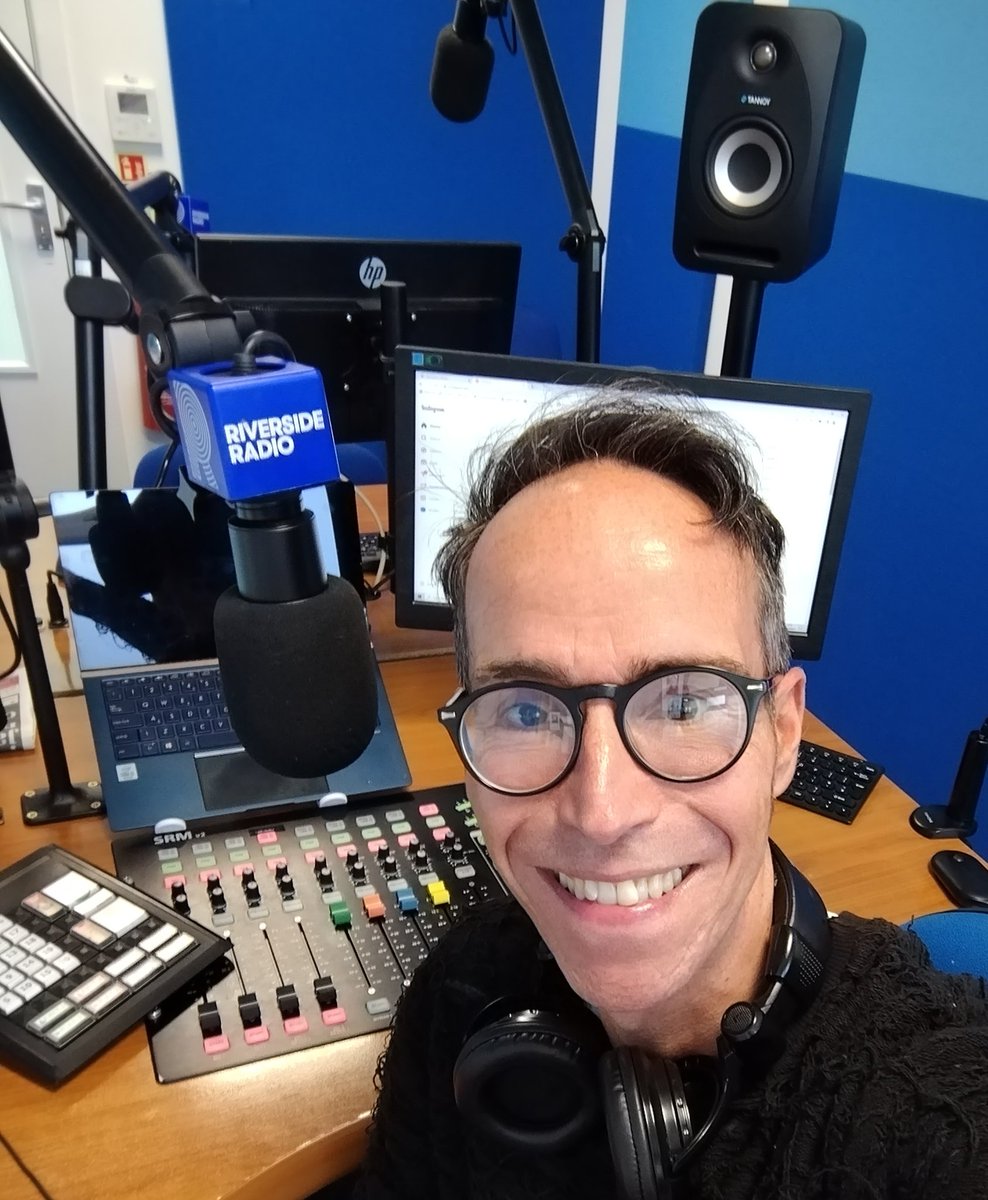 ThisisRiverside's tweet image. Join @PabloRequejo01 for another hour of #riversidedrive. Apart from all things SWLondon... He is also celebrating all things sausage roll!
#nationalsausagerollday