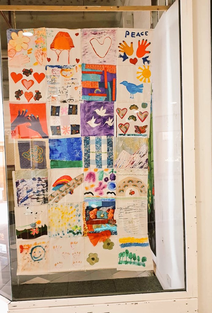 Peace quilt created by women at @GeorgesLtd on display @ComHiveBolton thank you to all involved and to @TNLComFund #awardsforall for your support