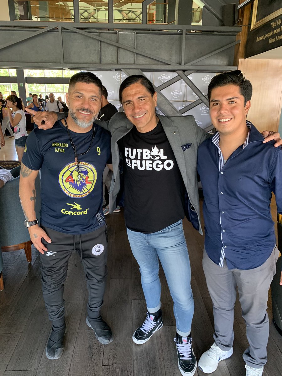 ManeCamachoTV's tweet photo. #EntreFiguras https://t.co/EZq6g2EvRl