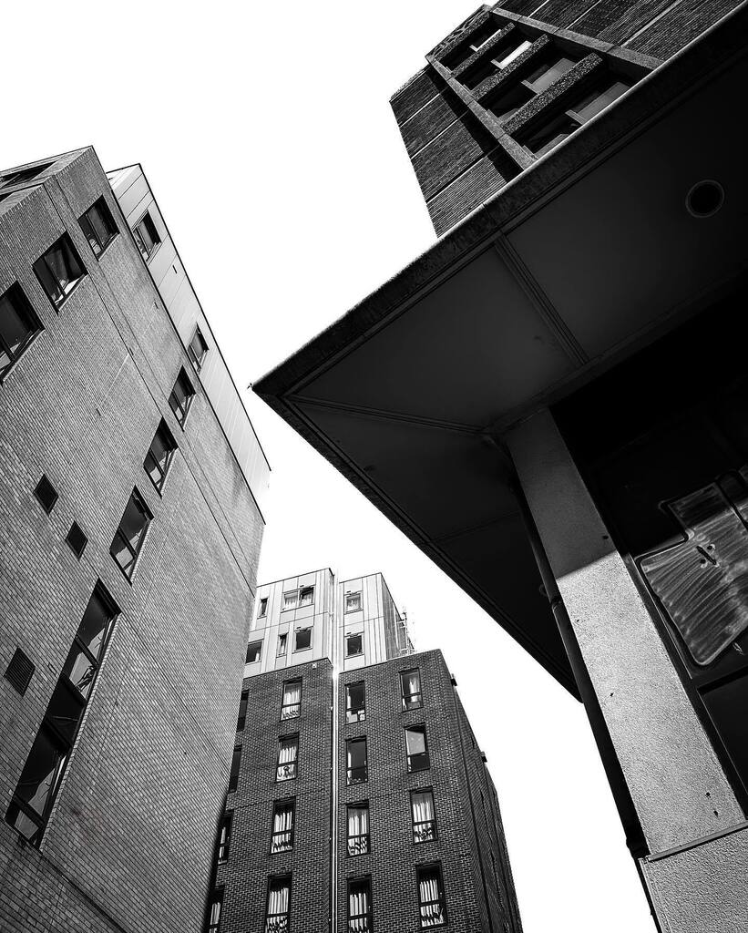 I know it’s summer and I know it’s sunny and I know I know I know BUT here’s a black and white shot of some tall buildings looking oppressive and moody. It’s what’s on offer, we don’t do summer photos here 😂😂

/ / / /

📸 iPhone 14 Pro Max
📍 Nelson St… instagr.am/p/CtHTnl0InDY/