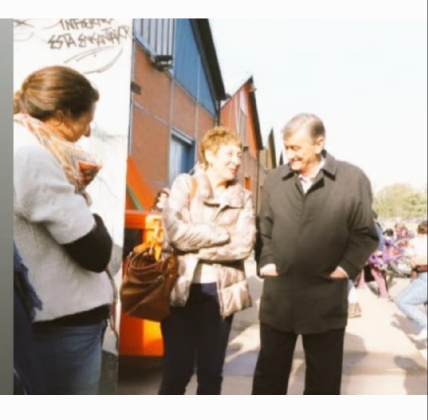 Hoy cumpliria 80 años el hombre que cumplió en transformar su pcia y demostrar al mundo q otra manera d hacer política era posible. Hoy, todxs lxs socialistas lo extrañamos mucho.