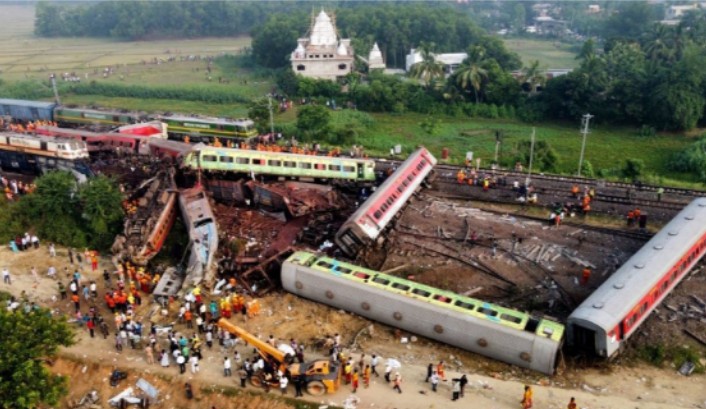 Coromandel Express (Biggest Expose)

The truth
That entire world wants to know

How #CoromandelExpressAccident happened

Was it human error, technical mistake or conspiracy?

All answers in this thread

Read this most sensational expose 

1/9