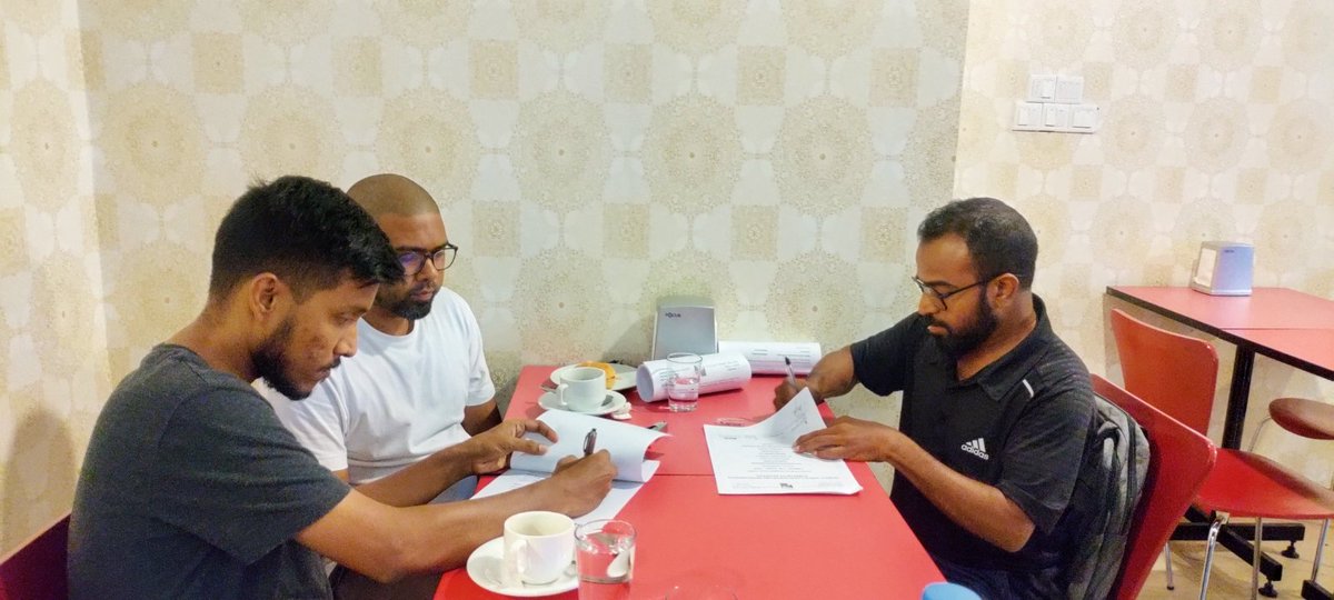 MvNids's tweet photo. ދިއޭސިއާ ފައުންޑޭޝަންގެ އެހީގައި ކައުންލުން ރައްޔިތުންނަށް ފޯރުކޮށްދޭ ޚިދުމަތްތައް ލުއިފަސޭހަކަމާއެކު ލިބިގަނެވޭނެ ގޮތް ހެދުމުގެގޮތުން މި ޖަމްޢިއްޔާއިން ފަރުމާކުރުމަށް ހަމަޖެހިފައިވާ މޯބައިލް އެޕްލިކޭޝަން ޑިވެލޮޕް ކުރުމުގެ މަސައްކަތު އެއްބަސްވުމުގައި ސޮއިކުރުން.
@Asia_Foundation https://t.co/opLR4EynwH