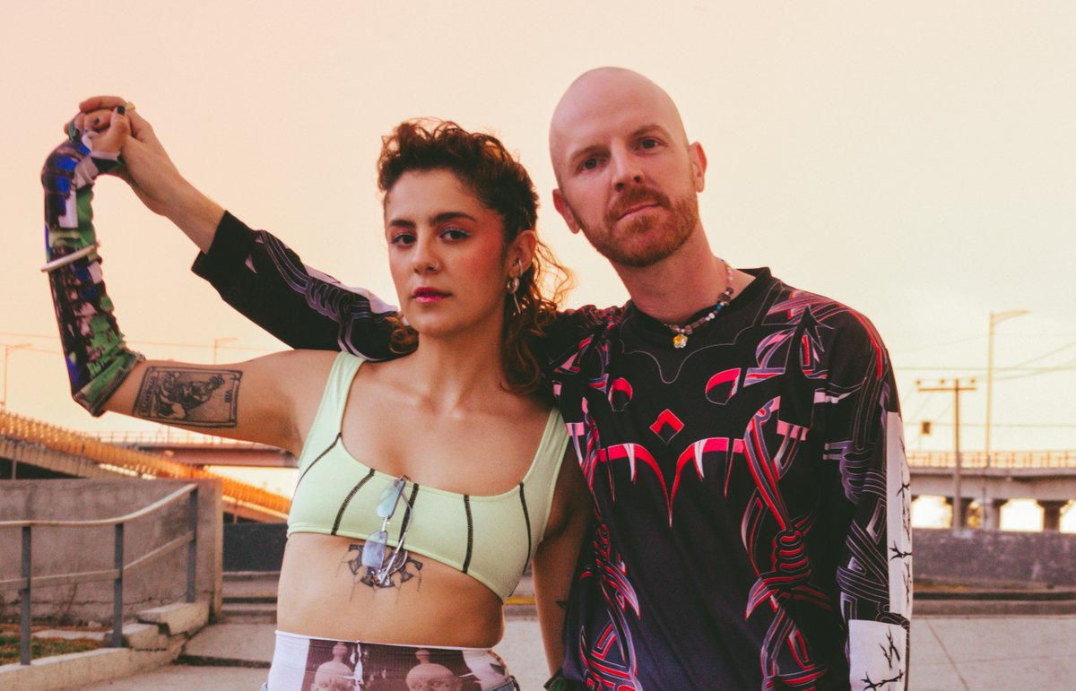 Australian alternative/indie rock band <a href="/thejunglegiants/">The Jungle Giants</a> joins forces w/ Mexican #pop singer RENEE in “Rakata”, a bilingual groove that serves as a love letter to #Mexico and its people. IYKYK 🇲🇽

Click the link for a 25-second read, and a 3-minute video:
ow.ly/qZN050OEJuQ