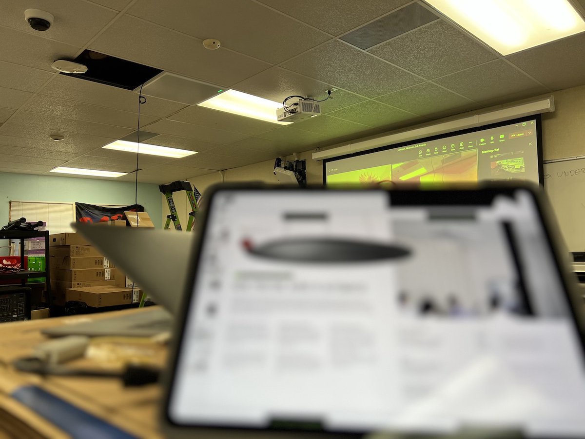 GeerTech's tweet image. Live from the field -- we're showcasing @shure's flagship #MXA920 microphone for a local school district.  Studio Sound for Every Meeting! Contact your Geer Tech reps today!

#SoundExtraordinary #Shure #ProAudio #AVConferencingSolution  #MeetingSpaceAudio