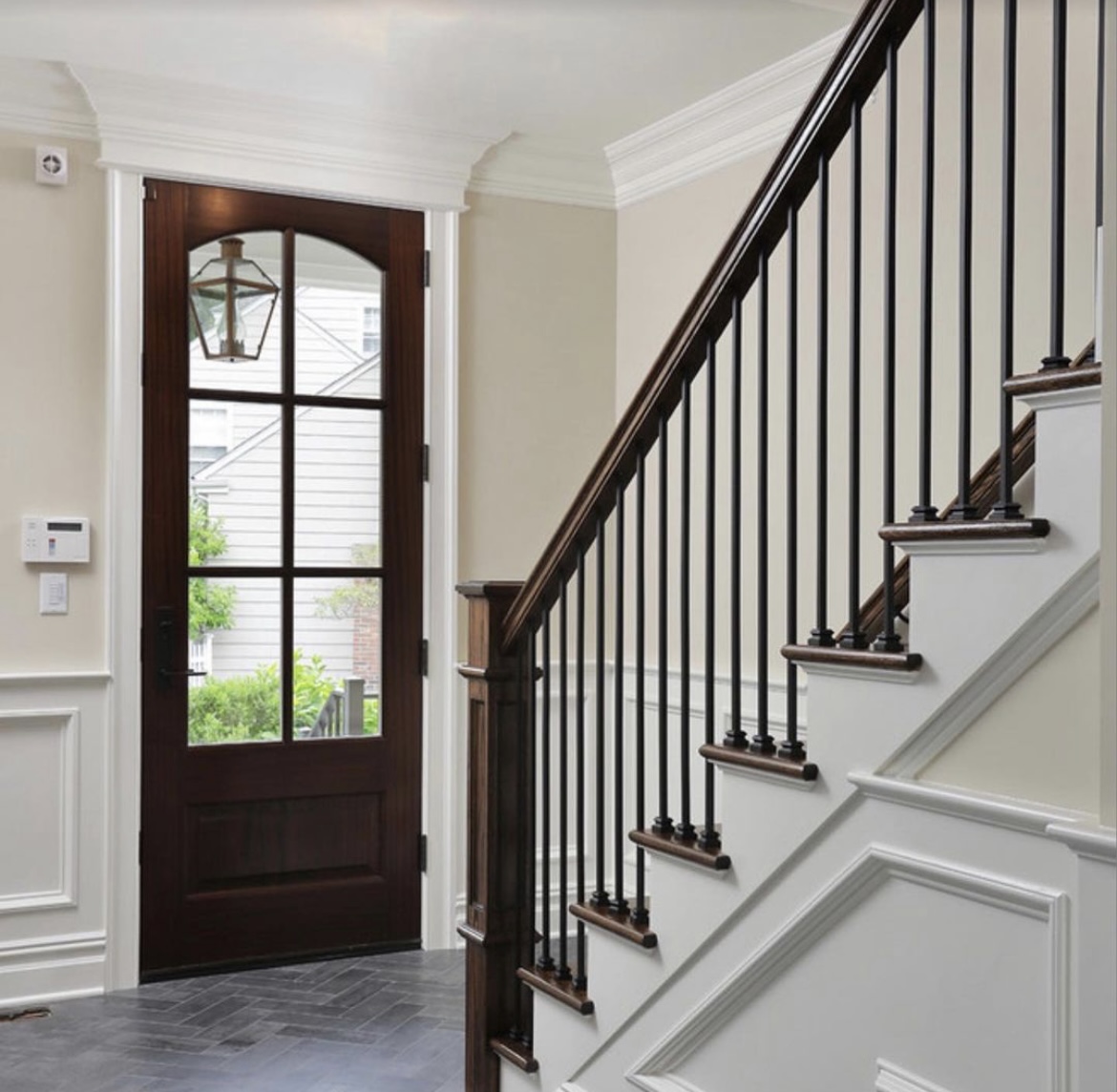 Our Iron Balusters pair perfectly with all of our Non-Plowed Wooden Handrails. 
-
Designer: @rsdesignmanagement
-
#LJSmith #StairExperts #StairInspiration #InteriorDesign #StairDesign #StairRenovation #LoveTheRoom