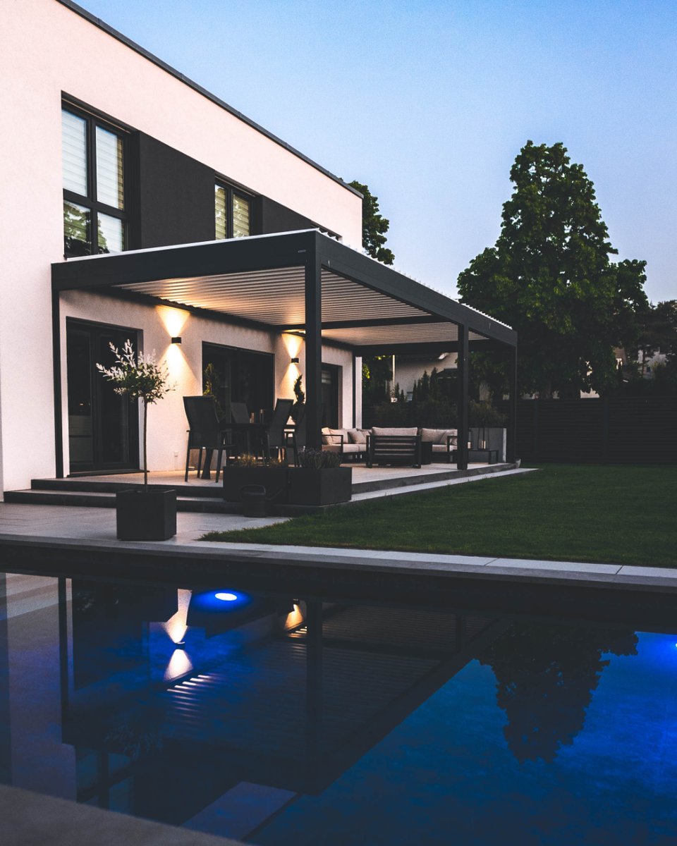 RambowPools's tweet image. Modernes Heim - moderner #Designpool! 🌊
Dieses Projekt zeigt was wir am Liebsten machen: Den Kunden glücklich!
Hier durch symmetrisches Design, klare Linienführung und auf das gesamte Objekt abgestimmte Farbgestaltung
#summer #swimmingpool #swimming #realestate