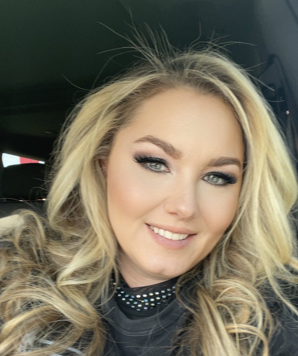 Happy Monday Y’all! 
#notinthisheartbreak #notinthisheartbreaktour #radio #newsingle #nashville #musicrow #countrymusic #followme  #concertlife #livemusicisbetter #morganwhitesmusic #morganwhite #livemusic #MorganWhite #longday #mondaymotivation #staymotivated